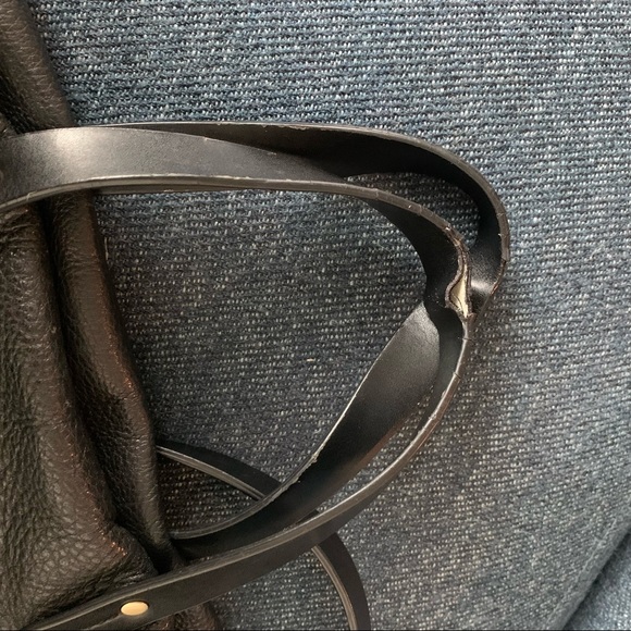 GAP Black Leather Mid-sized Crossbody Bag - Picture 4 of 9